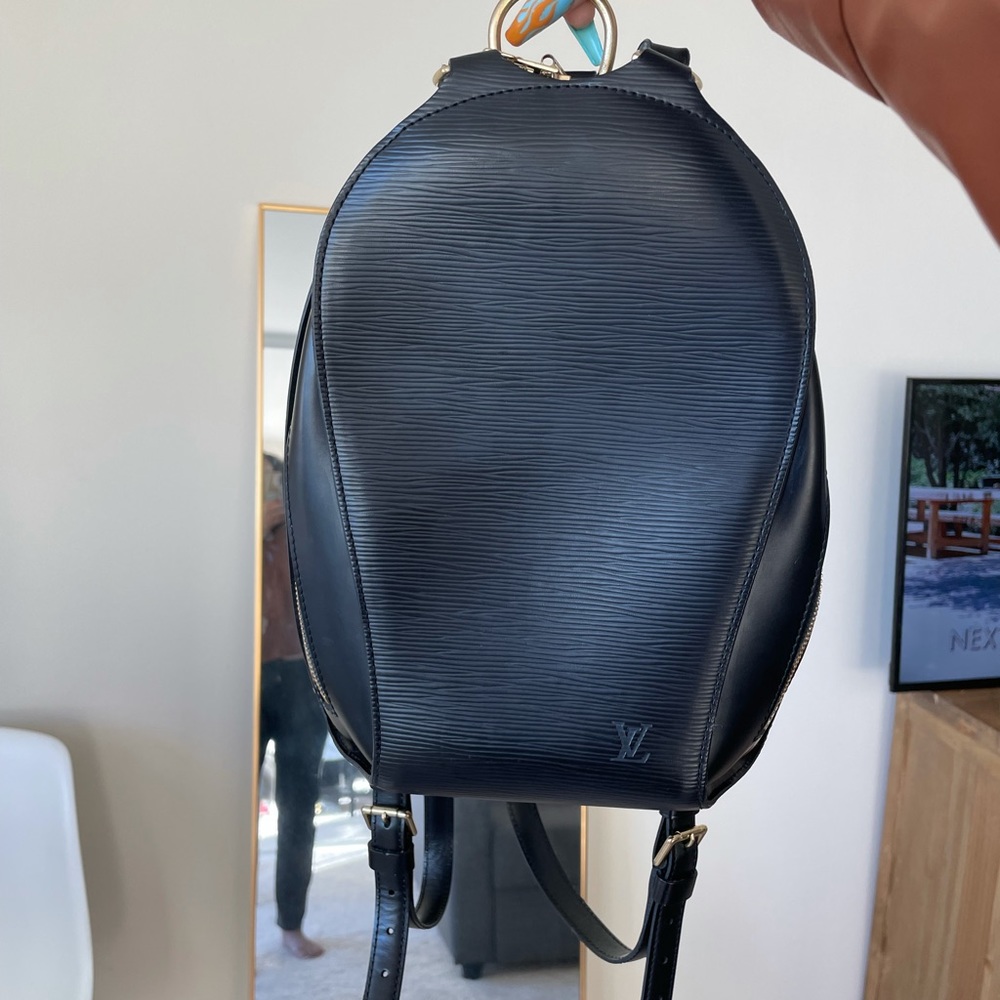 ❌❌SOLD❌❌ Louis Vuitton Black Epi Backpack